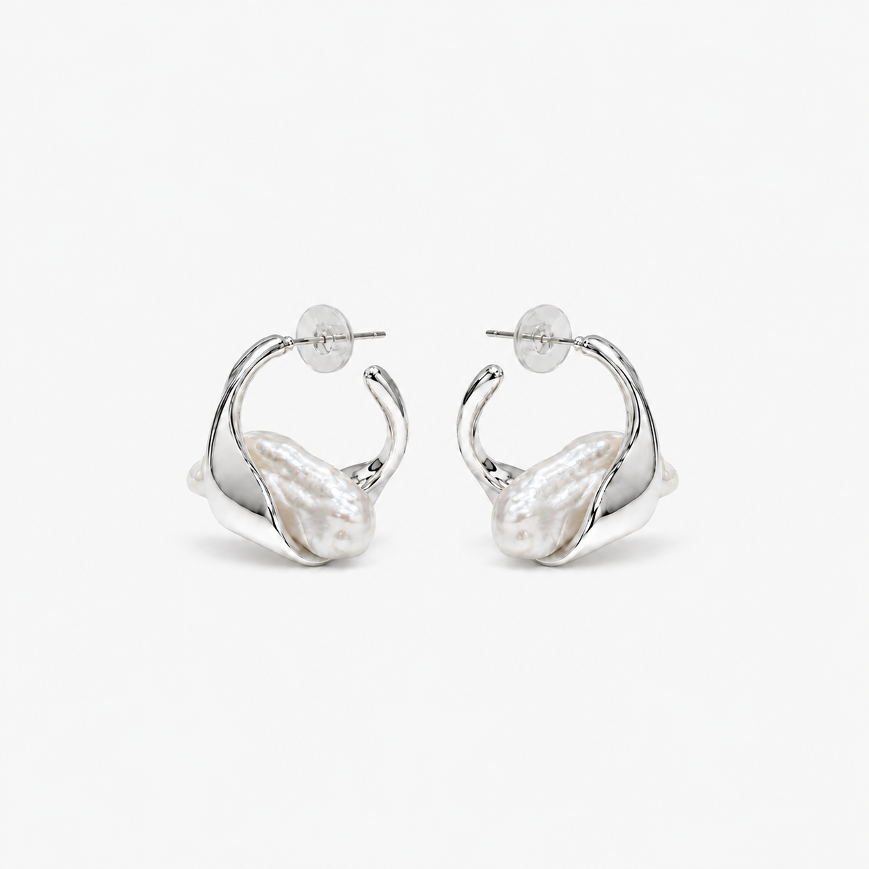 Charm Baroque Pearl Ear Cuff