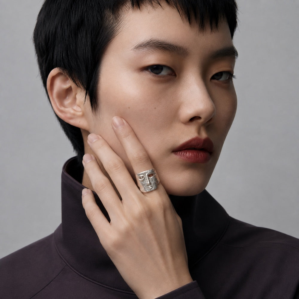 抽象面具开口戒指 / Abstract Mask Open Ring · 佩戴图 Model 4