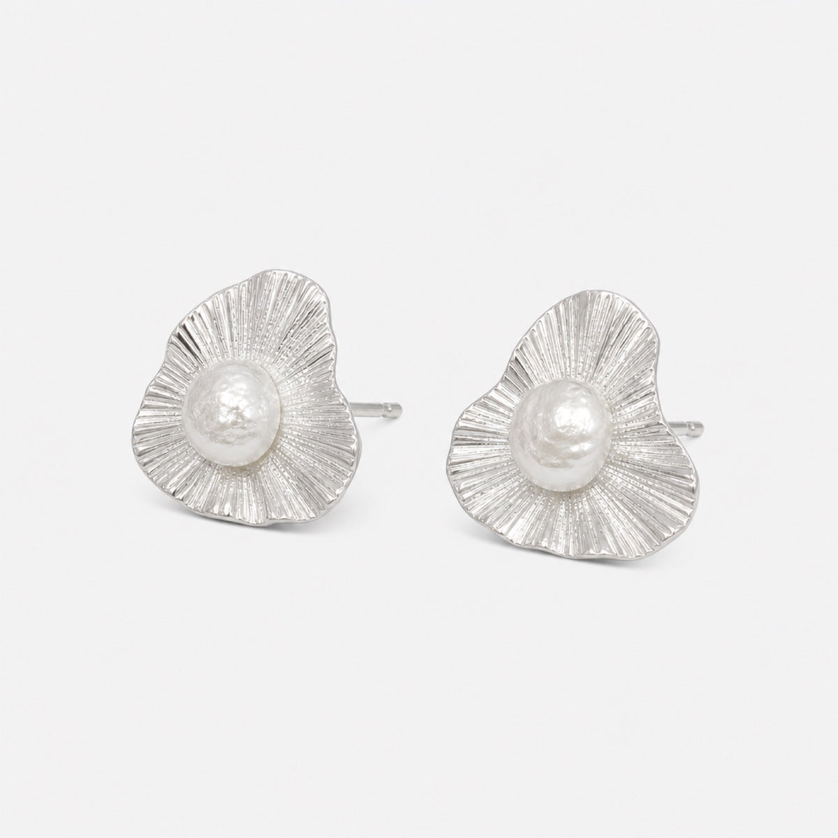 Pearl Fan Whisper Earrings detail angle