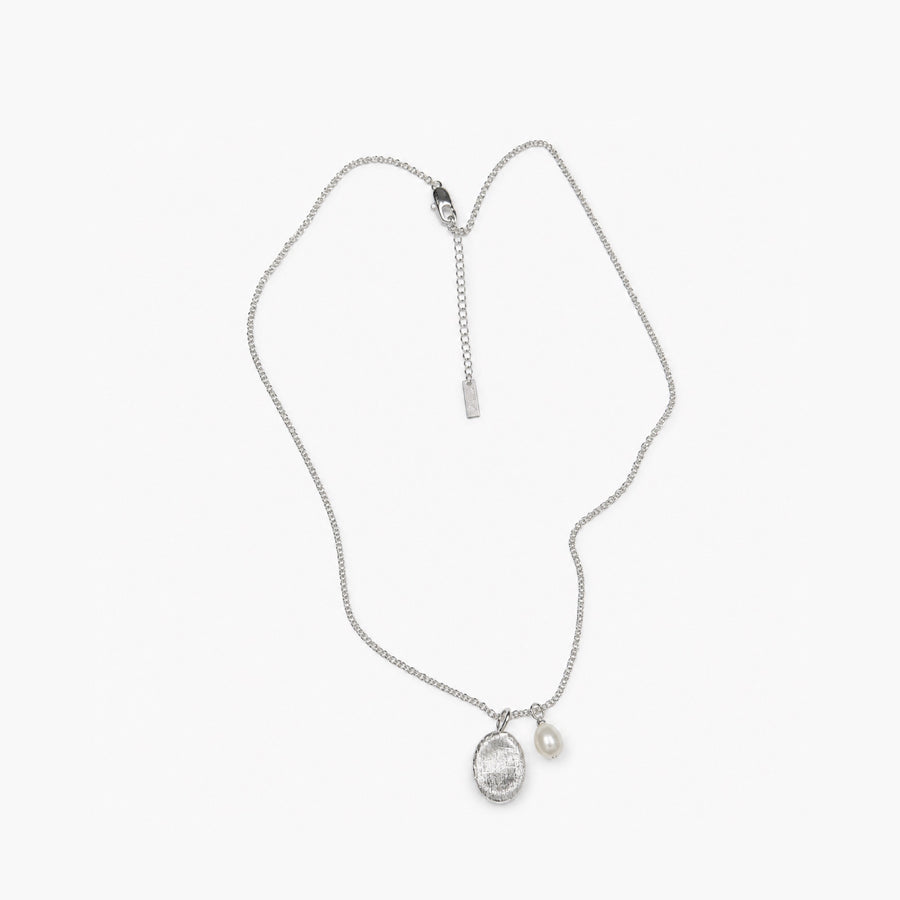 Shell Pendant Necklace