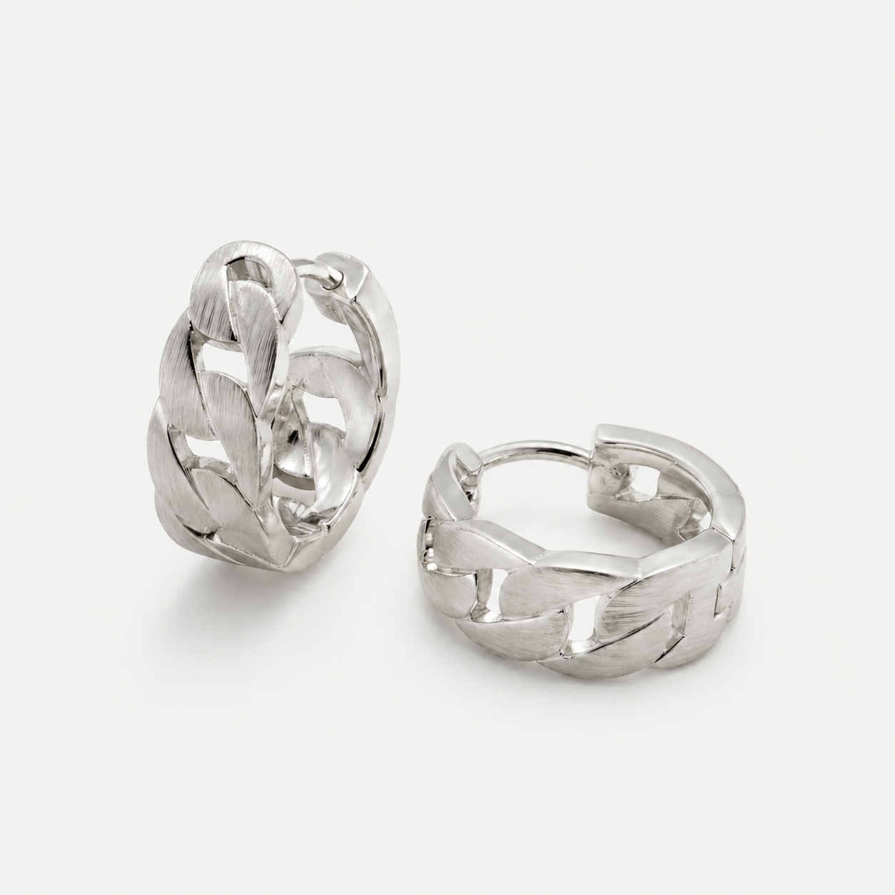 Grid Link Ear Cuff